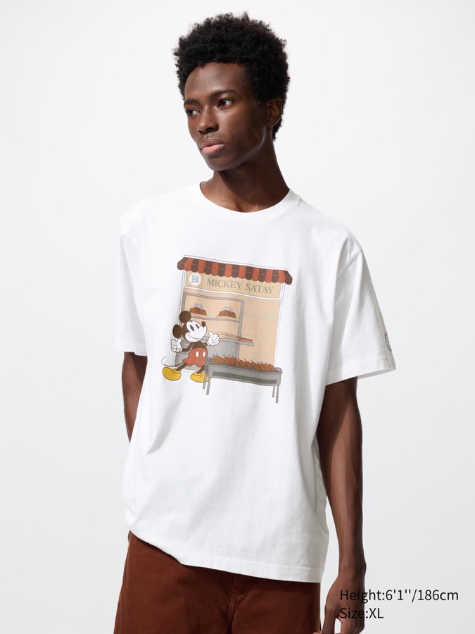 Mickey Mouse in Singapore Ut Short Sleeve Graphic T-shirt